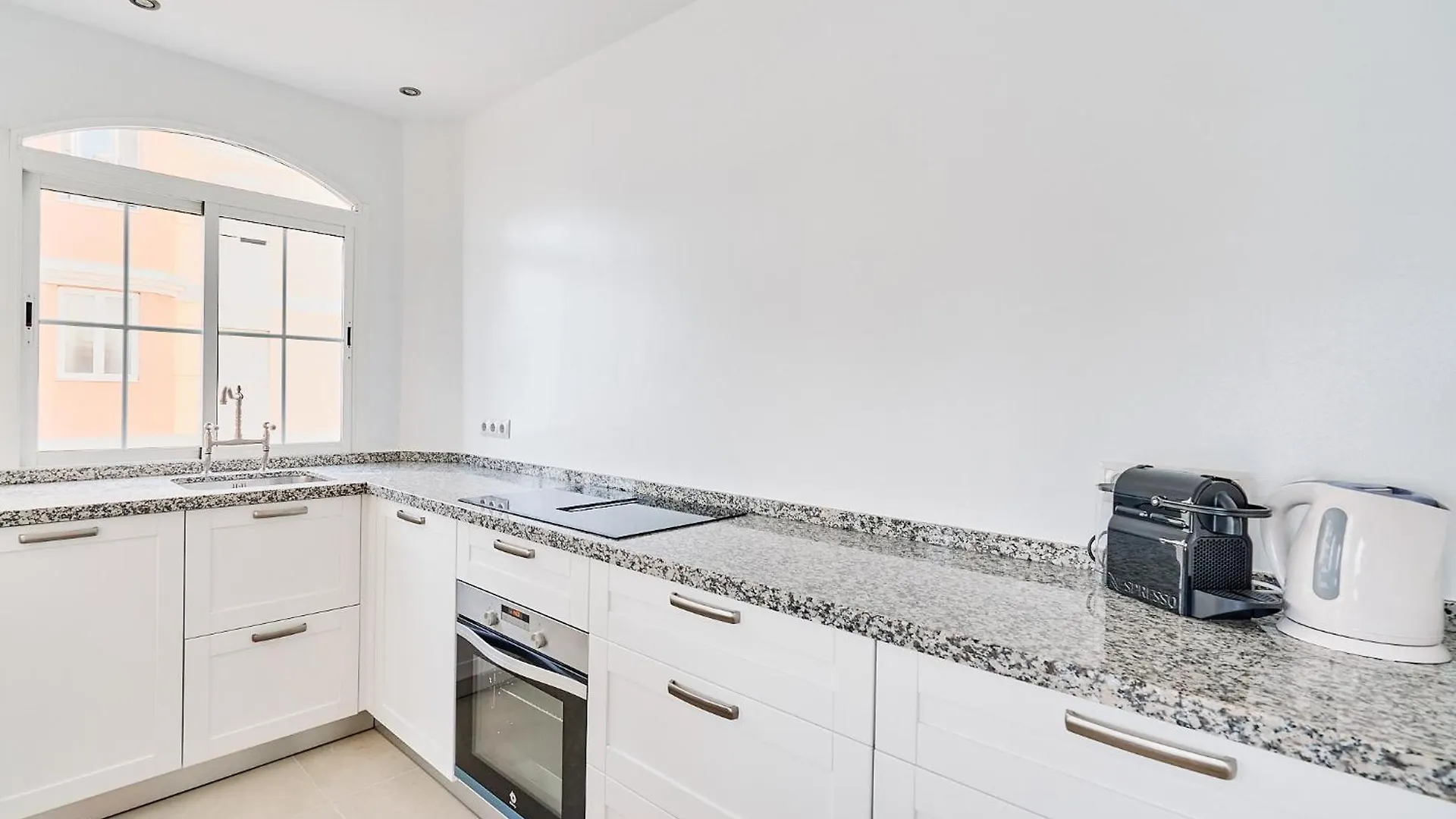 First Line Oasis Apartment Td05 Torrox Spain